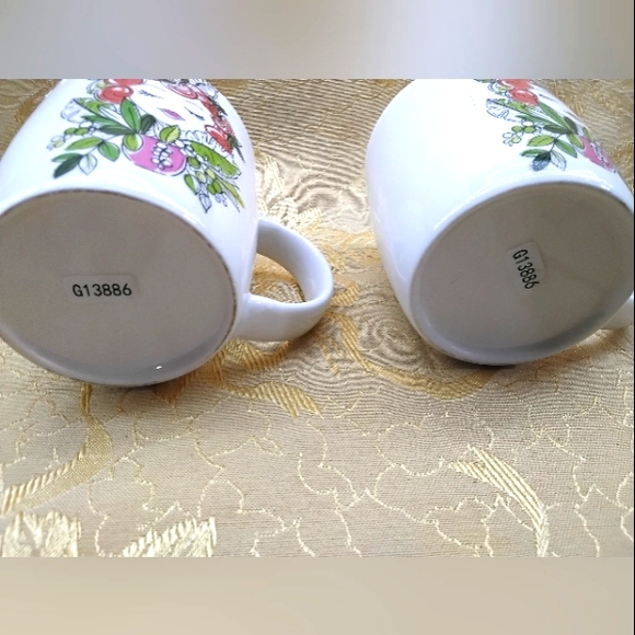 2~Ceramic Coffee Tea Mug Red Headed Lady W/Crazy Plant Lady Leaves Design - Picture 5 of 7